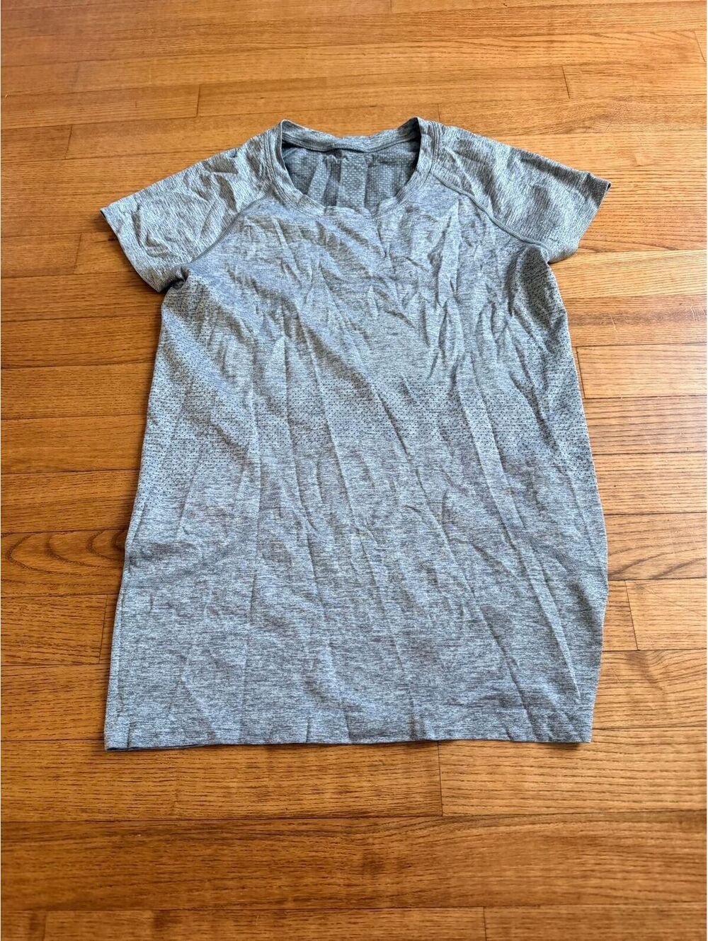Women's Lululemon & Peloton Collaboration Size 8 Gray Athletic Active Tee Shirt